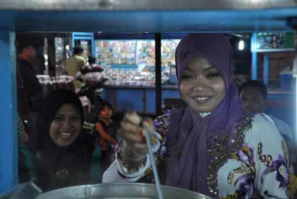 Angkringan Topik: Santapan Malam yang Menggugah Selera di Panjaitan
